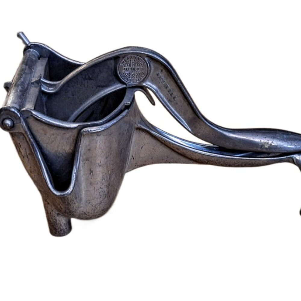 Vintage 1940s Wear Ever Cast Aluminum Hand Press Citrus Juicer w/ Strainer